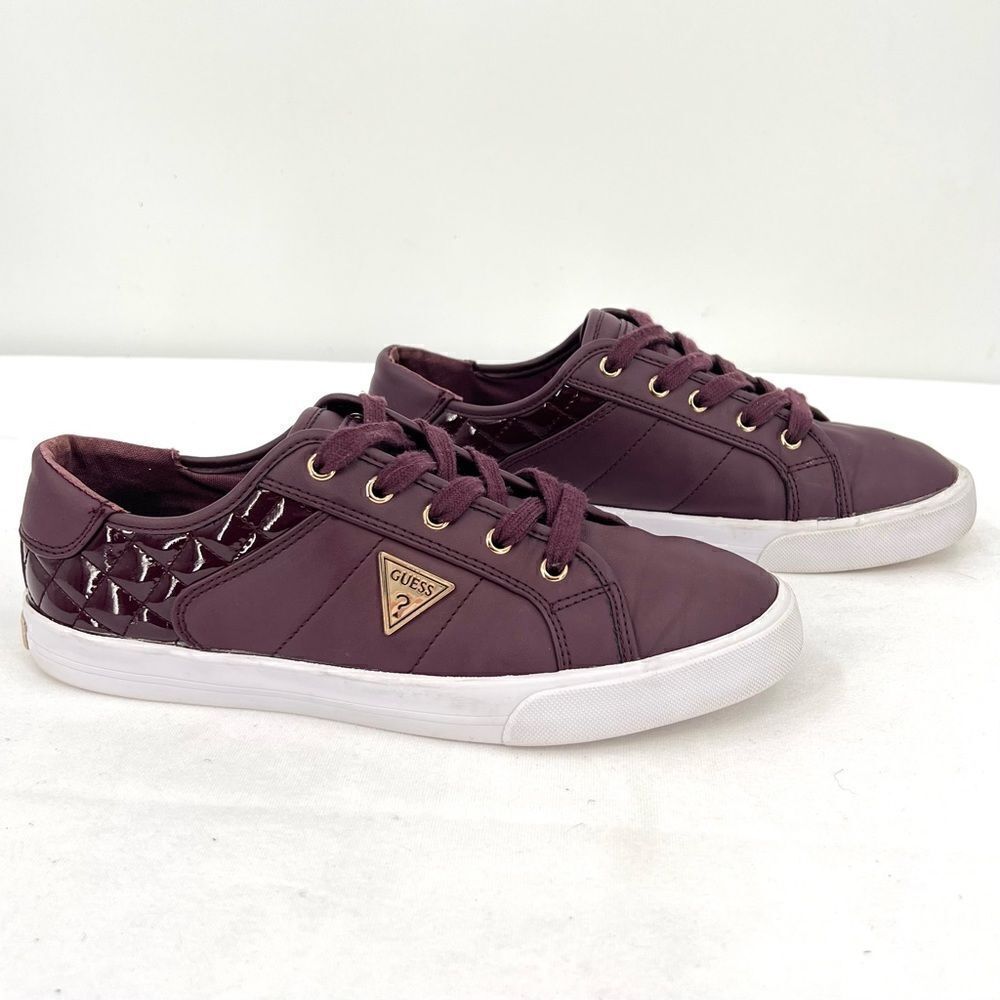 Guess Comly2 Burgundy Wine Red Quilted Lace Up Gold Logo Low Top Sneakers Size 8